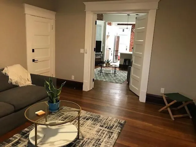 Big Brick 2 Bedroom In Victorian Village Apartment