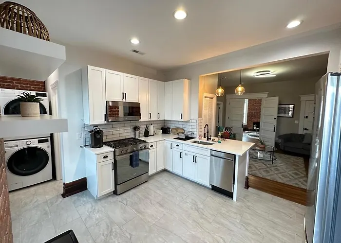 Big Brick 2 Bedroom In Victorian Village * Columbus
