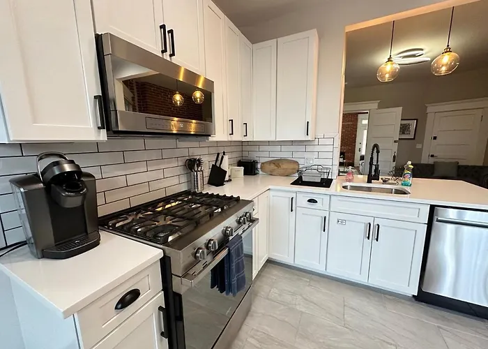 Big Brick 2 Bedroom In Victorian Village * Columbus