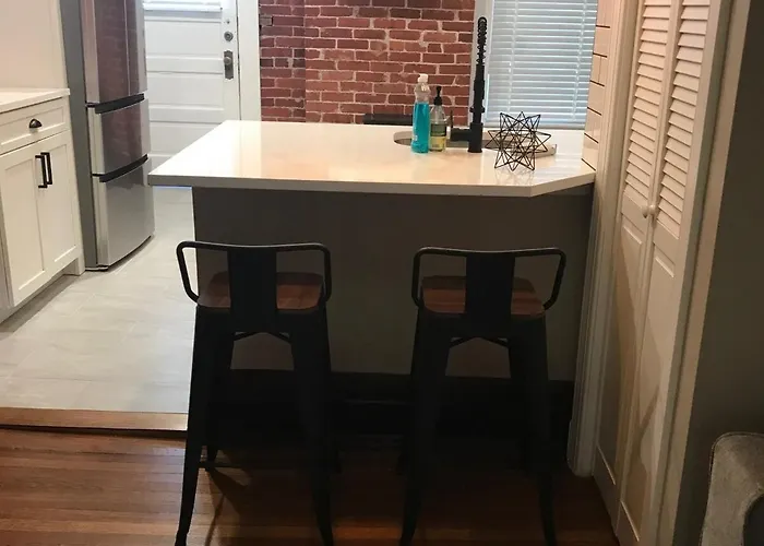 Apartment Big Brick 2 Bedroom In Victorian Village *
